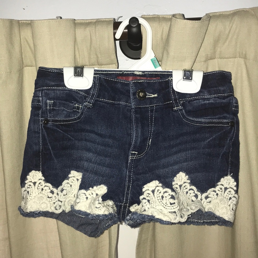 These are super cute and in style shorts.